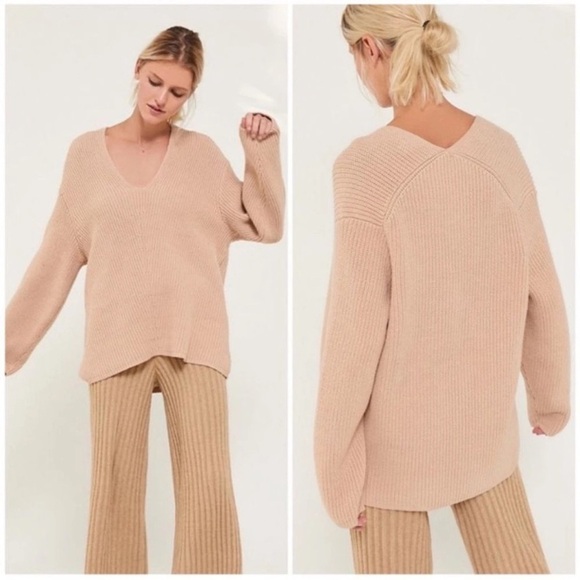 Urban Outfitters tan color v-neck pull over knit ribbed sweater classic size XS - Picture 1 of 11